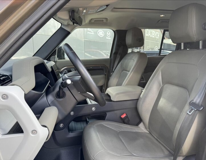 Land Rover Defender SUV 3,0 l 183 kw