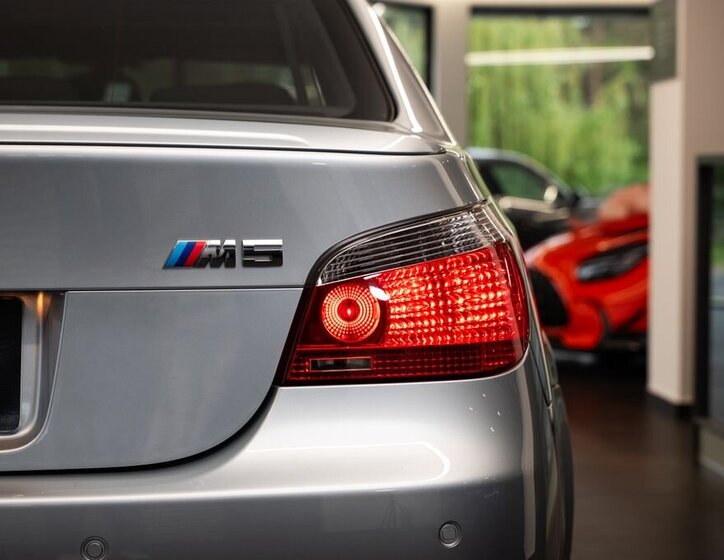 BMW M5 Sedan / Limuzína 5,0 l 373 kw