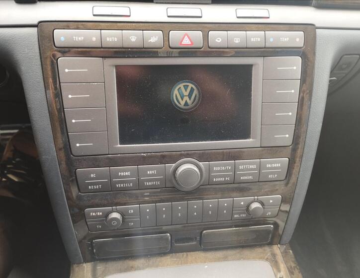 Volkswagen Phaeton 13