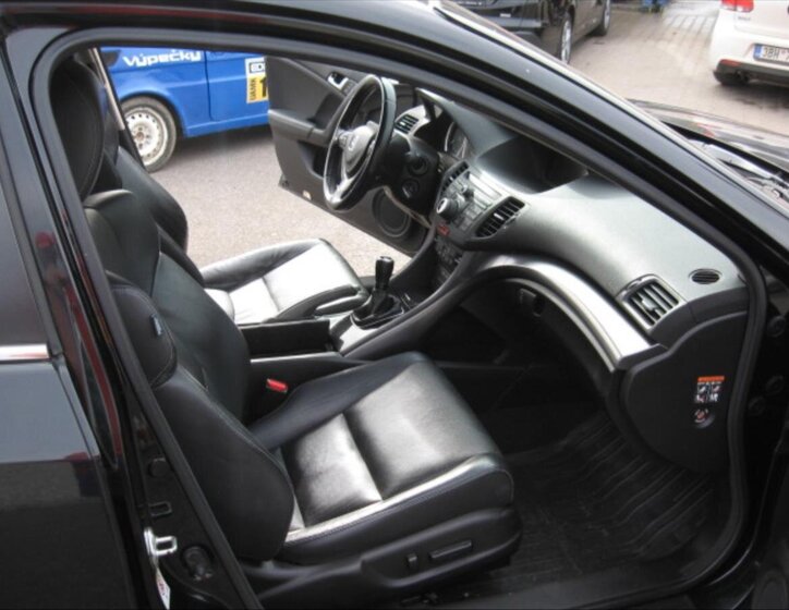 Honda Accord Kombi 2,4 l 148 kw
