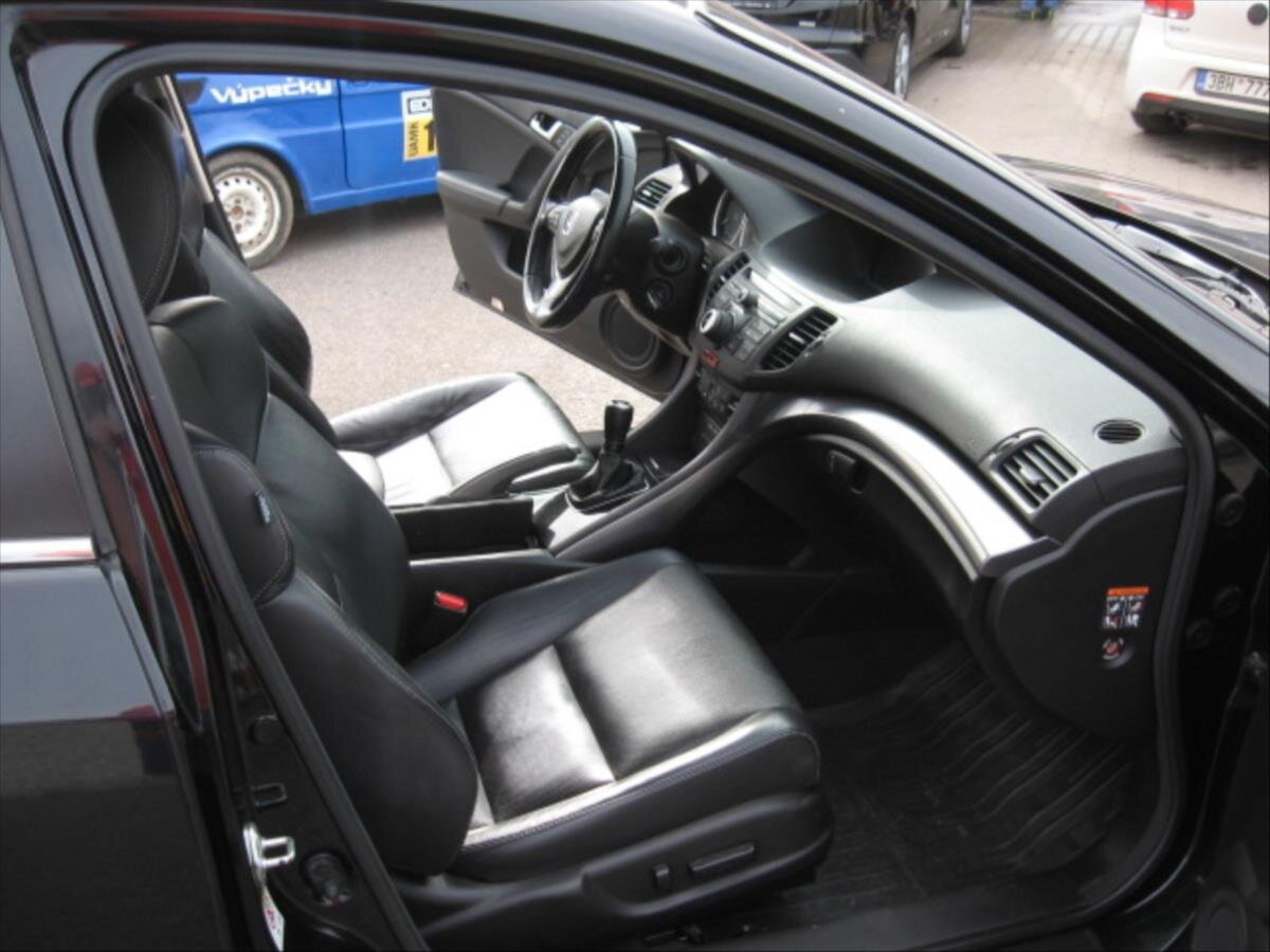 Honda Accord Kombi 2,4 l 148 kw