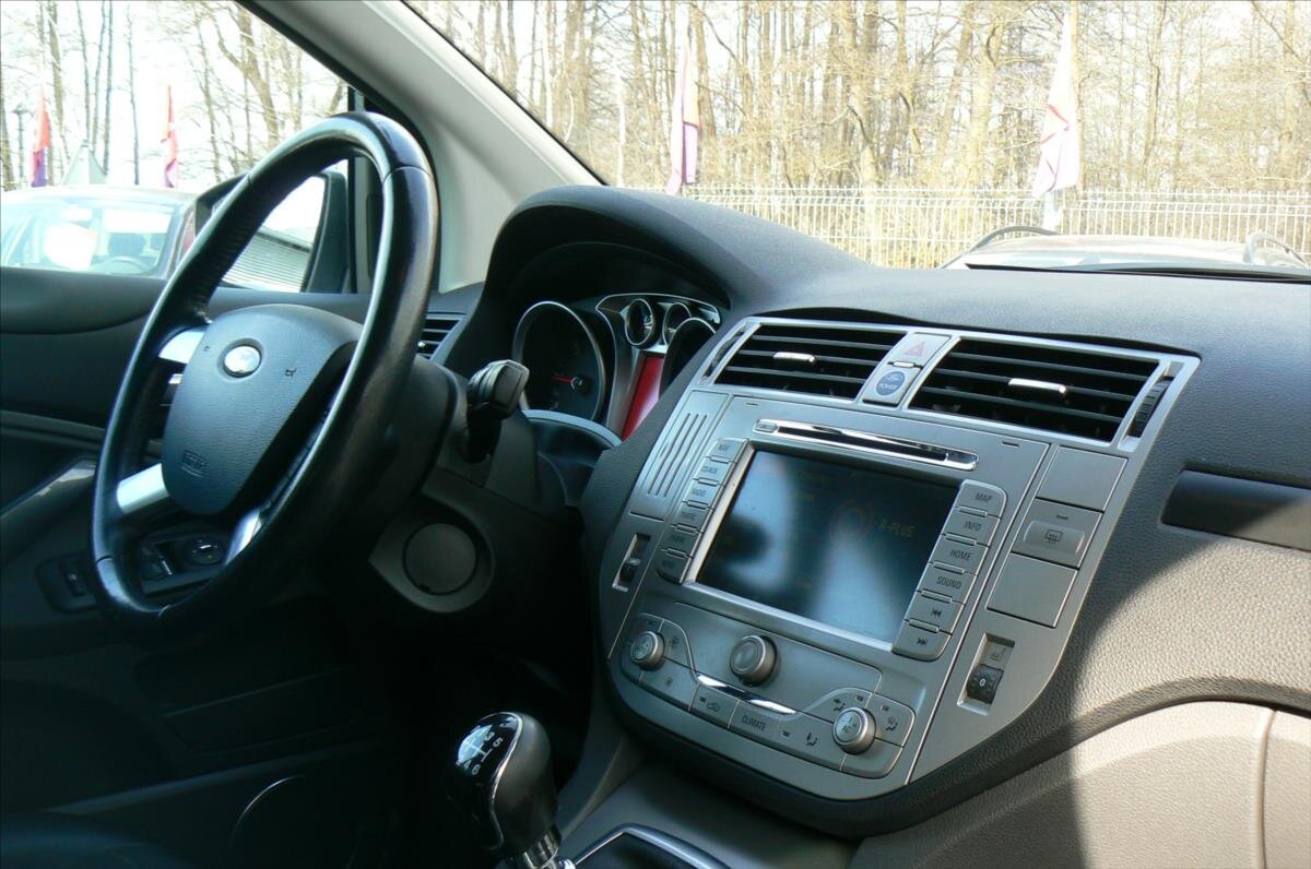 Ford Kuga SUV / Terénní 2,0 l 100 kw