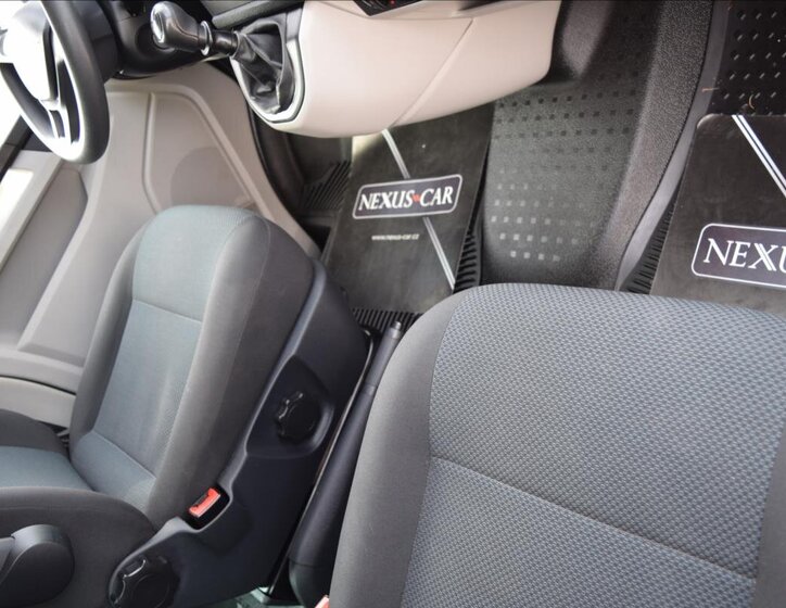 Volkswagen Transporter Kombi 2,0 l 110 kw