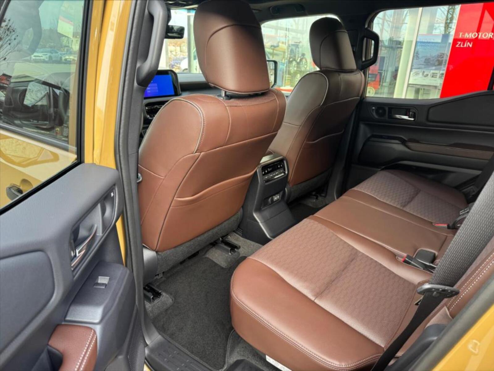 Toyota Land Cruiser 13