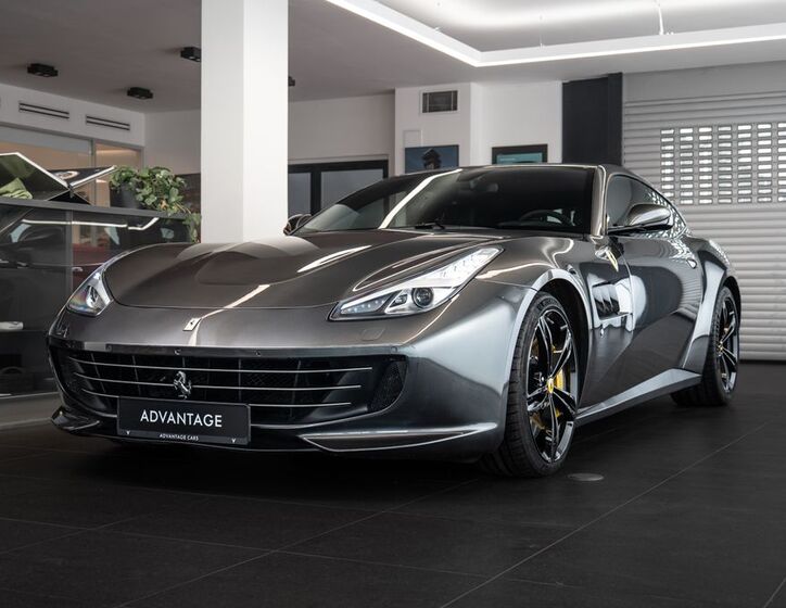Ferrari GTC4 Lusso 1