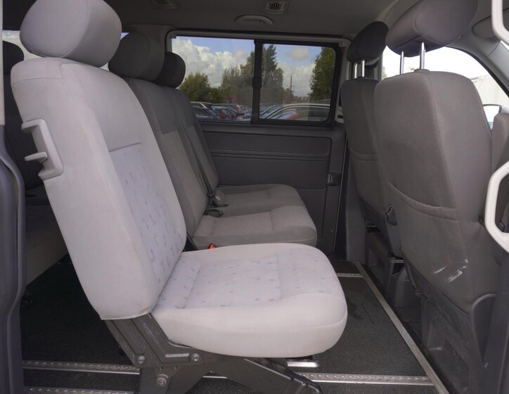 Volkswagen Caravelle 26