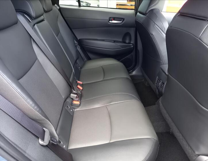 Toyota Corolla Cross 9