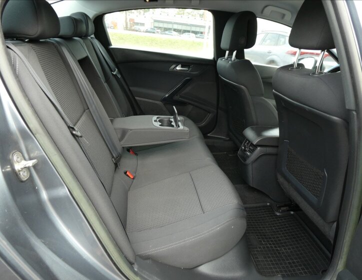 Peugeot 508 Sedan / Limuzína 1,6 l 115 kw