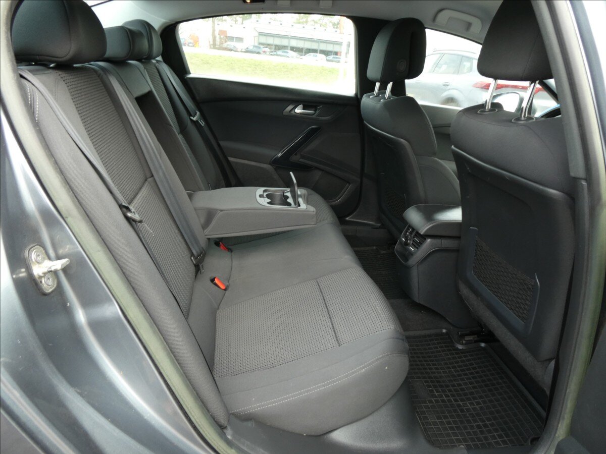 Peugeot 508 Sedan / Limuzína 1,6 l 115 kw