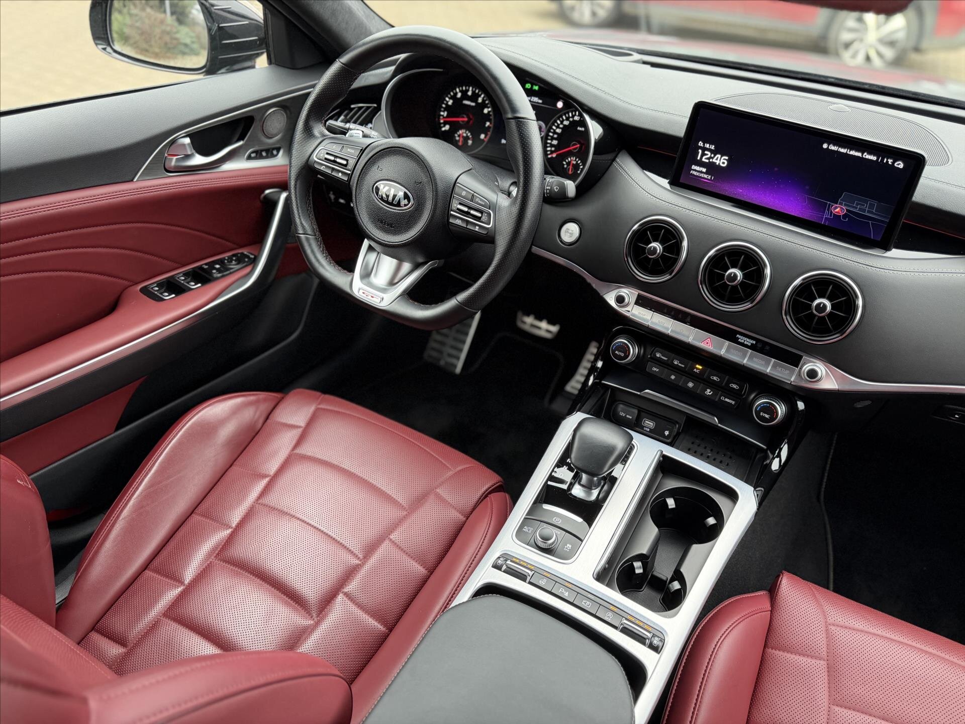 KIA Stinger Hatchback 3,3 l 269 kw