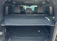 Land Rover Defender 18