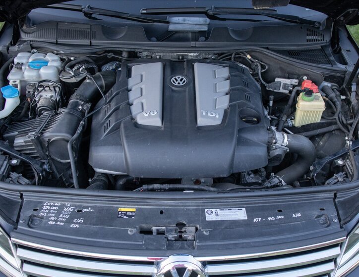 Volkswagen Touareg 8