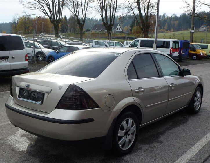 Ford Mondeo Sedan / Limuzína 2,5 l 125 kw