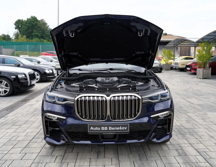 BMW X7 9