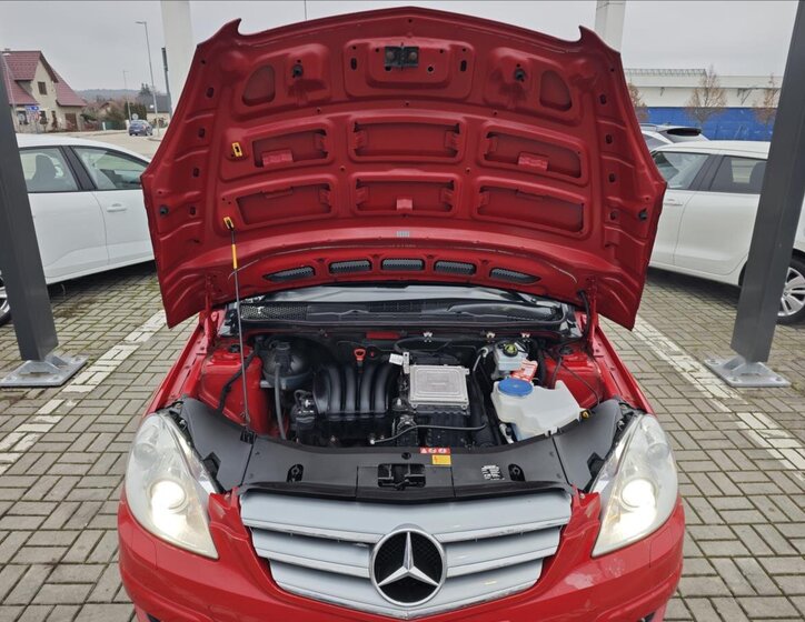 Mercedes-Benz Třídy B MPV 2,0 l 100 kw