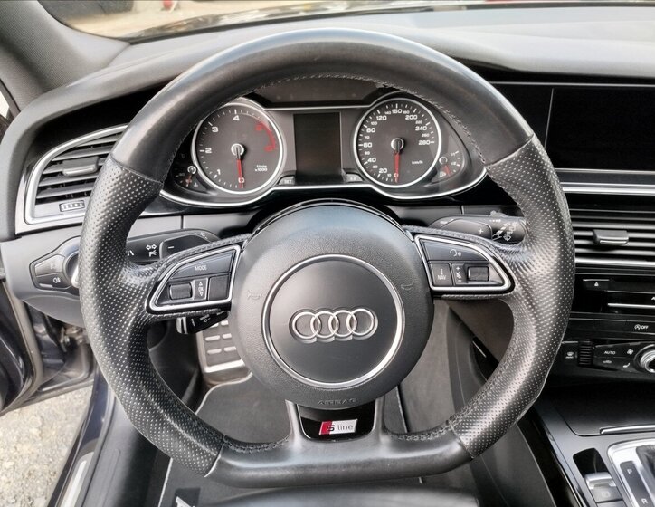 Audi A4 Kombi 2,0 l 140 kw
