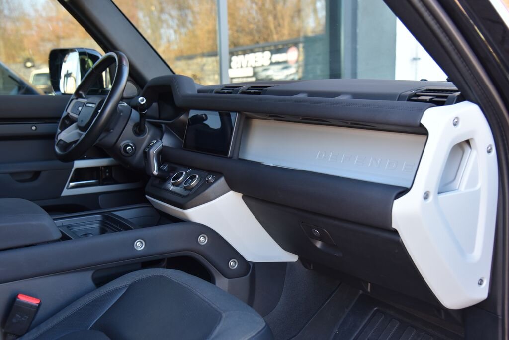 Land Rover Defender SUV 3,0 l 183 kw