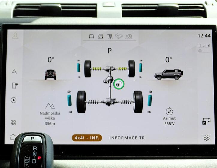 Land Rover Defender 21