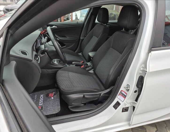 Opel Astra Hatchback 999,0 77 kw