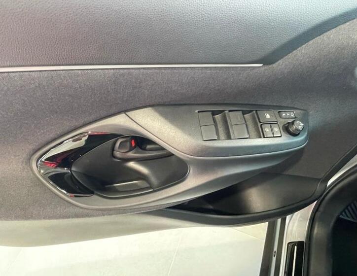 Toyota Yaris Cross 33