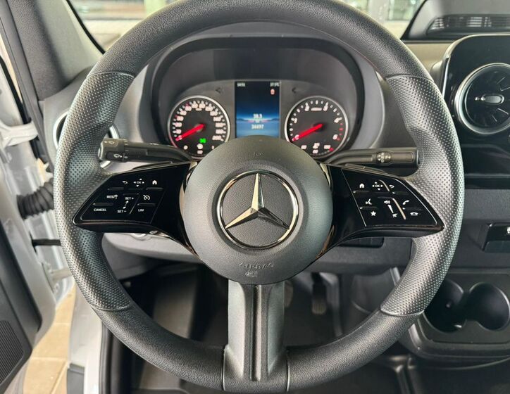 Mercedes-Benz Sprinter 12