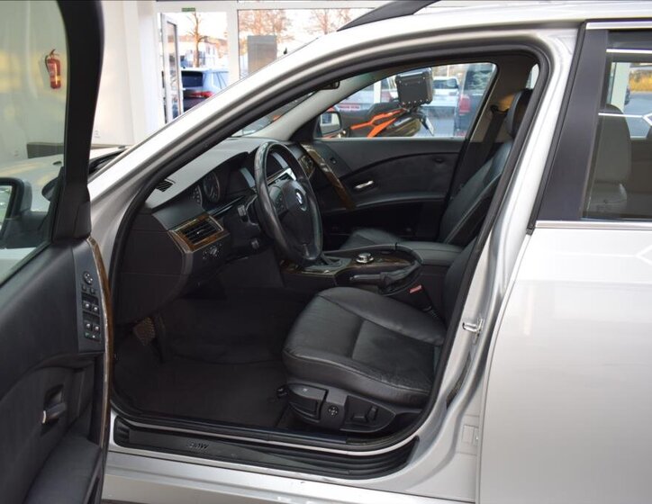 BMW Řada 5 Kombi 3,0 l 170 kw