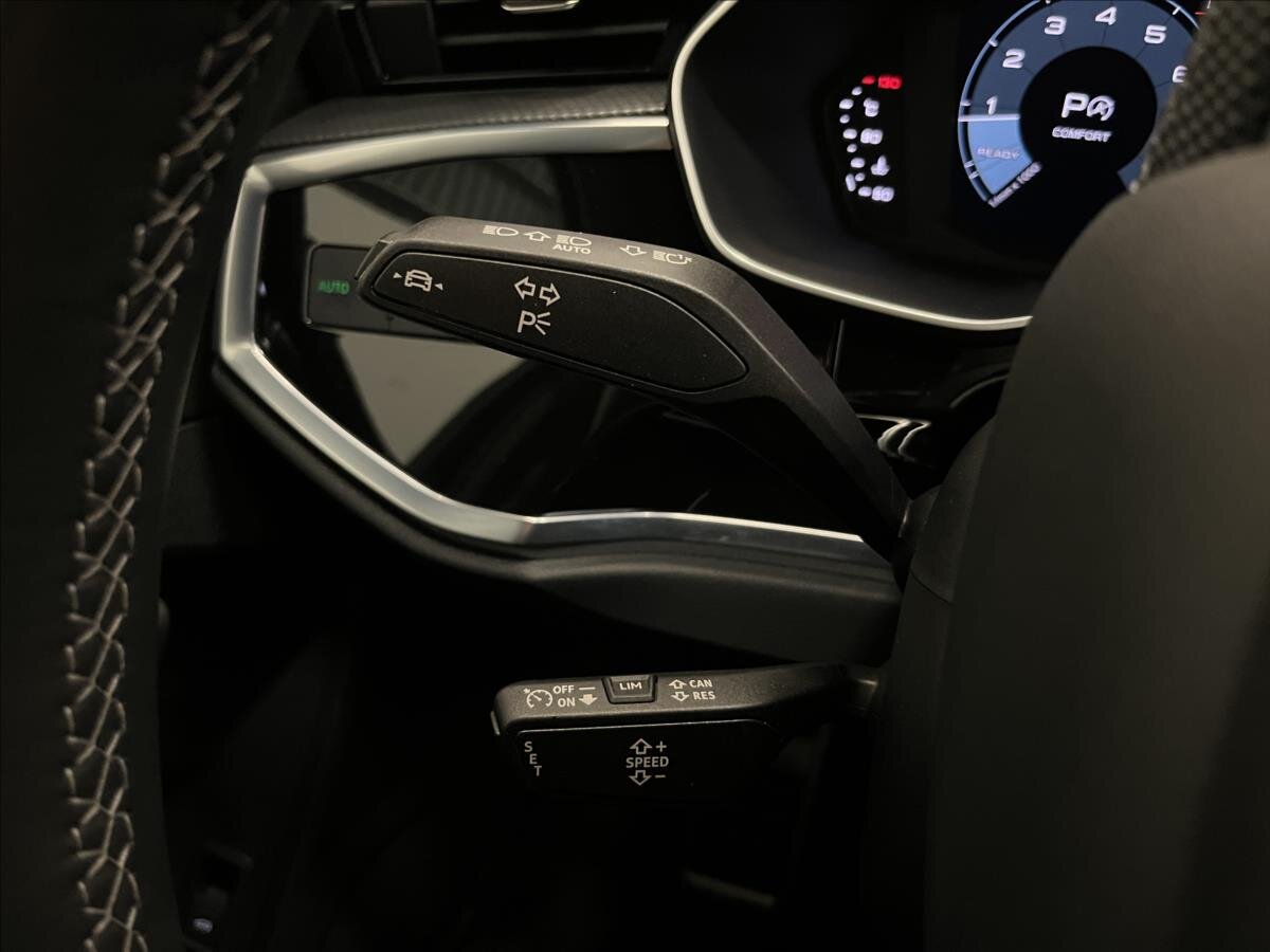 Audi Q3 SUV 1,5 l 110 kw