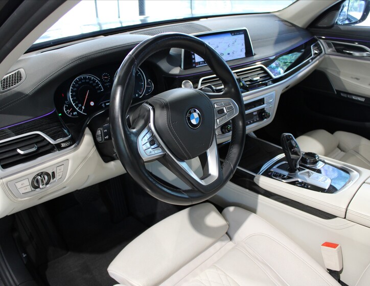 BMW Řada 7 12
