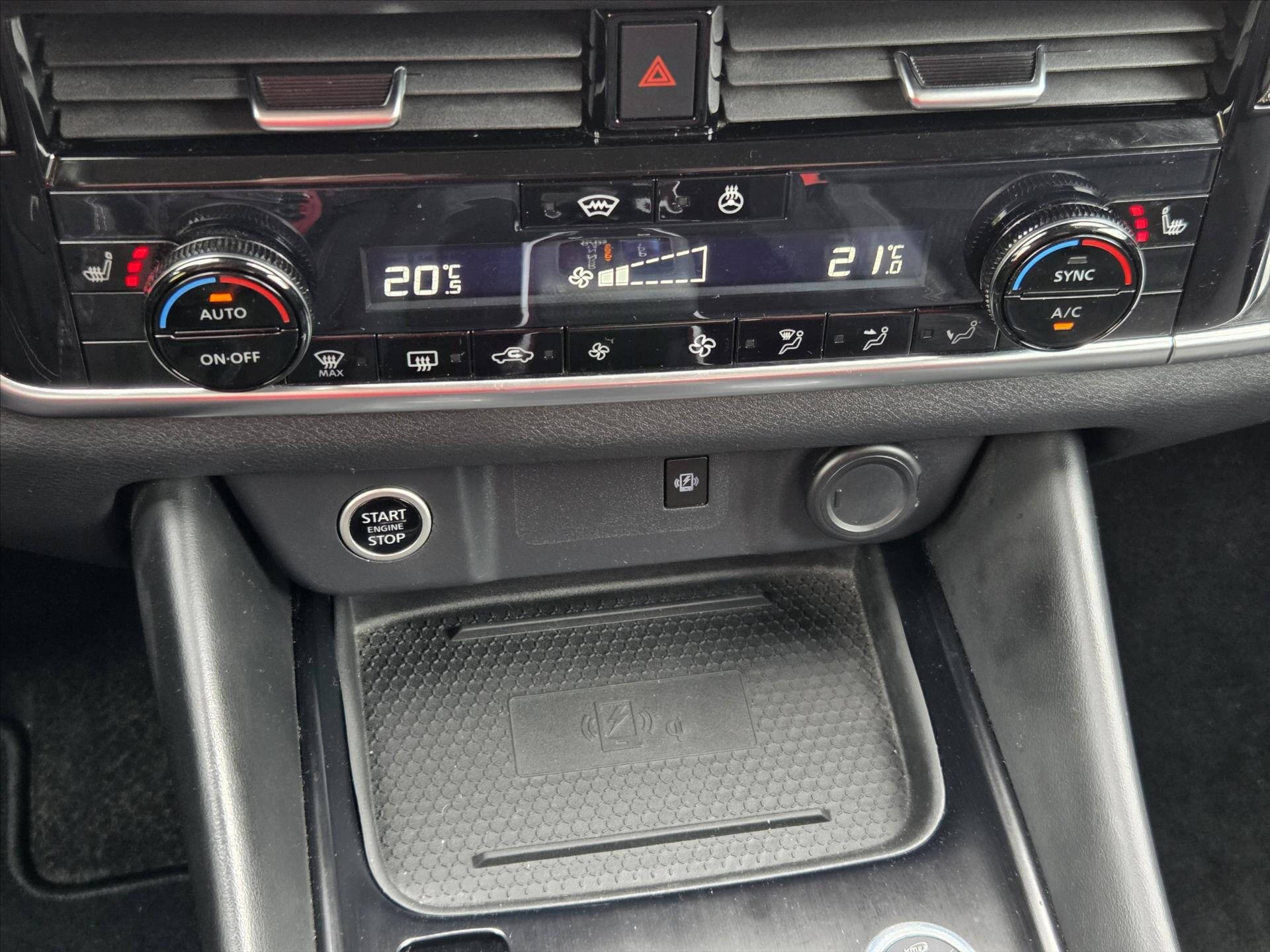 Nissan Qashqai SUV / Terénní 1,3 l 116 kw