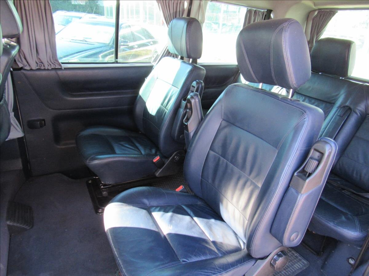 Volkswagen Caravelle Kombi 2,5 l 75 kw