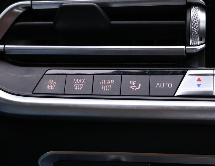 BMW X5 SUV / Terénní 3,0 l 195 kw