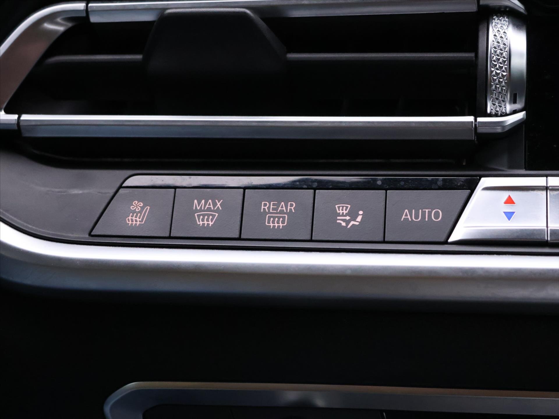 BMW X5 SUV / Terénní 3,0 l 195 kw