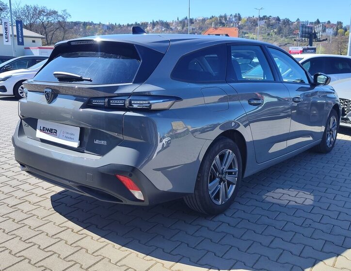 Peugeot 308 Kombi 1,2 l 96 kw