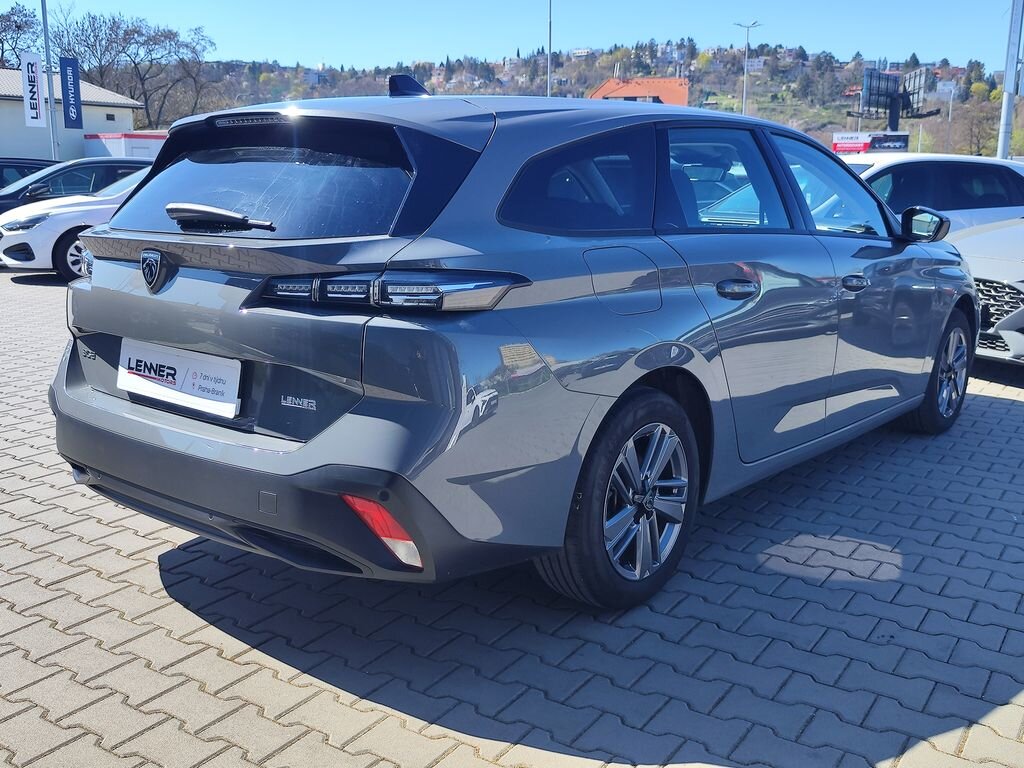 Peugeot 308 Kombi 1,2 l 96 kw