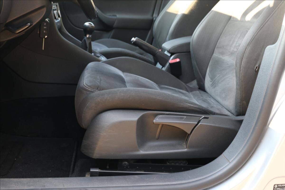 Volkswagen Golf Kombi 1,6 l 77 kw