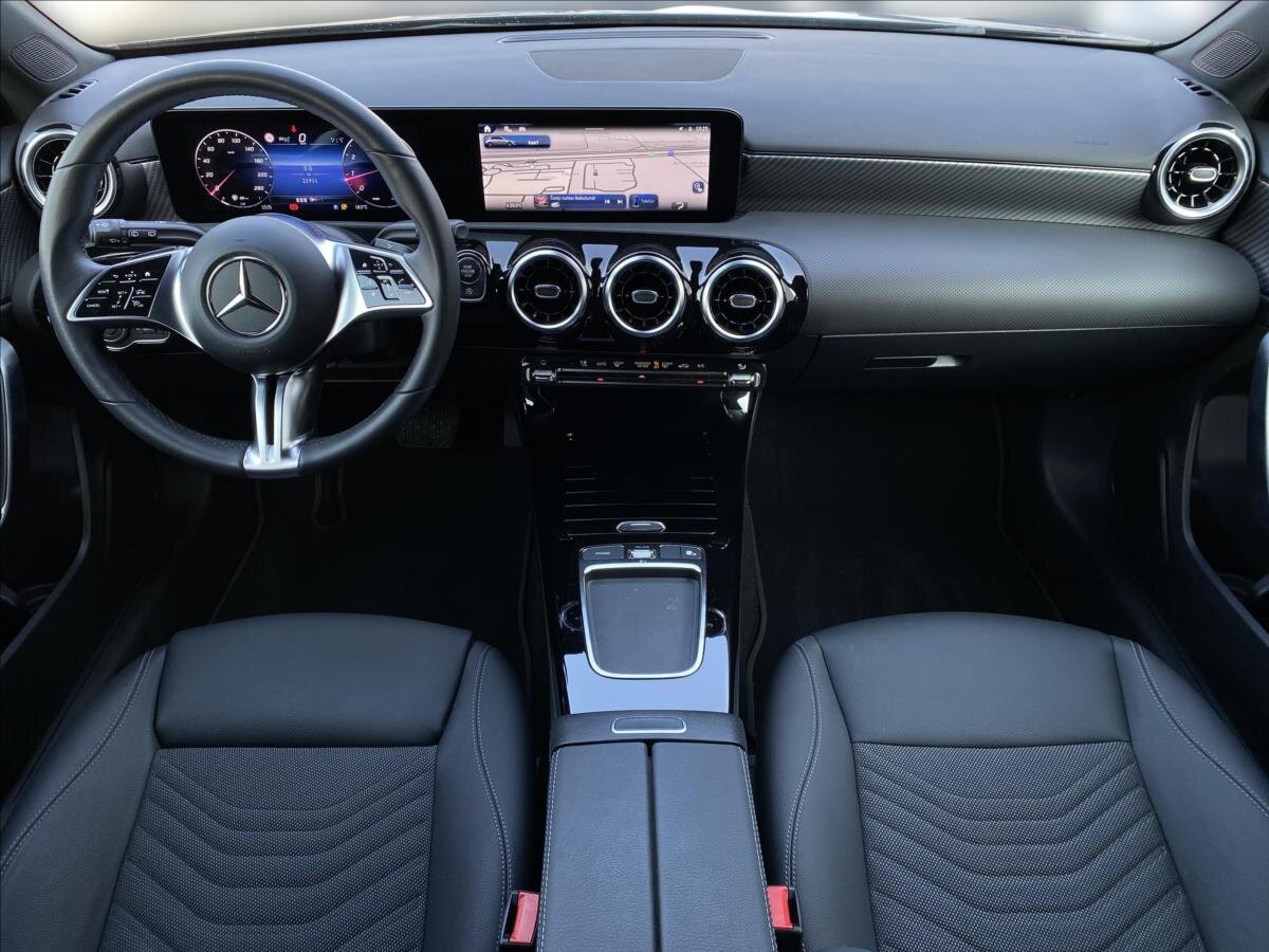 Mercedes-Benz Třídy A Hatchback 1,3 l 120 kw