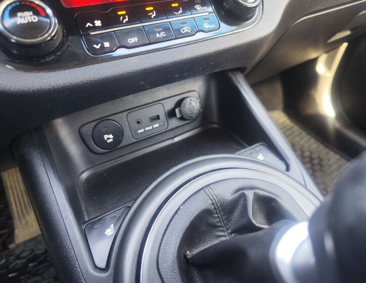 KIA Sportage SUV / Terénní 2,0 l 100 kw