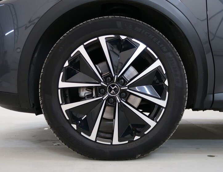 DS Automobiles DS7 Crossback 10