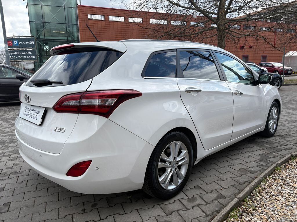 Hyundai i30 Kombi 1,6 l 99 kw