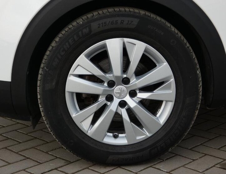 Peugeot 5008 SUV / Terénní 1,2 l 96 kw