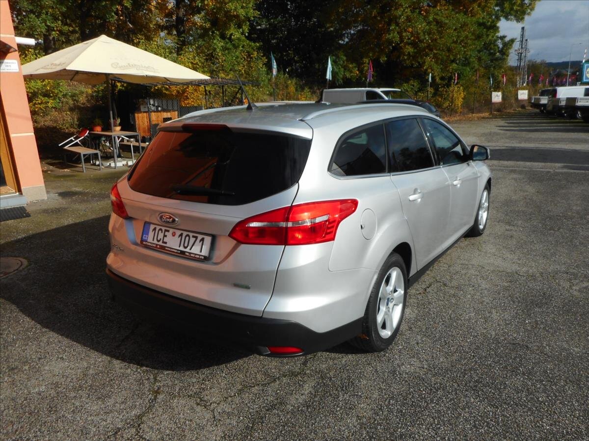 Ford Focus Kombi 999,0 92 kw