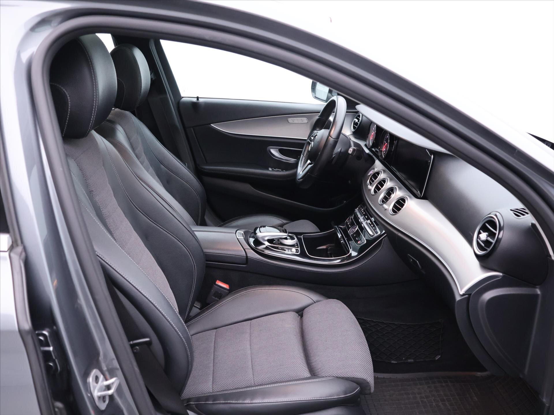 Mercedes-Benz Třídy E Kombi 2,9 l 250 kw