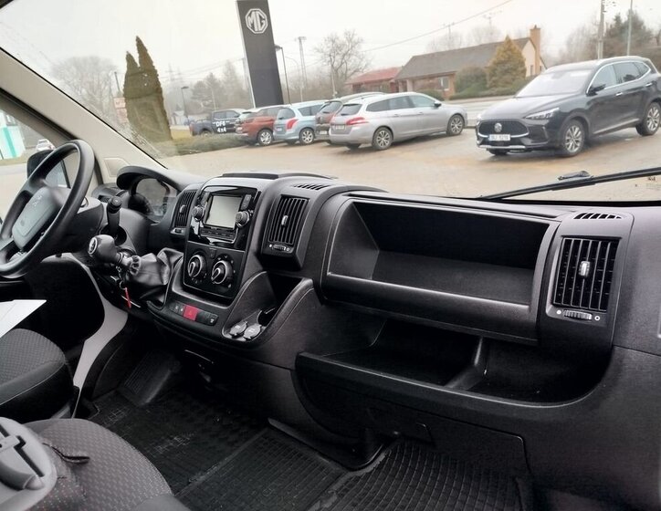 Peugeot Boxer Skříň 2,2 l 121 kw