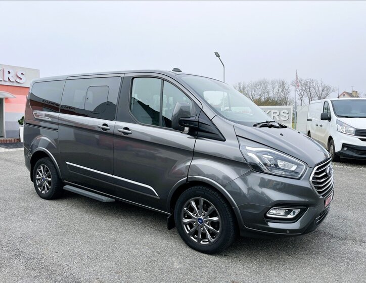 Ford Tourneo Custom 16