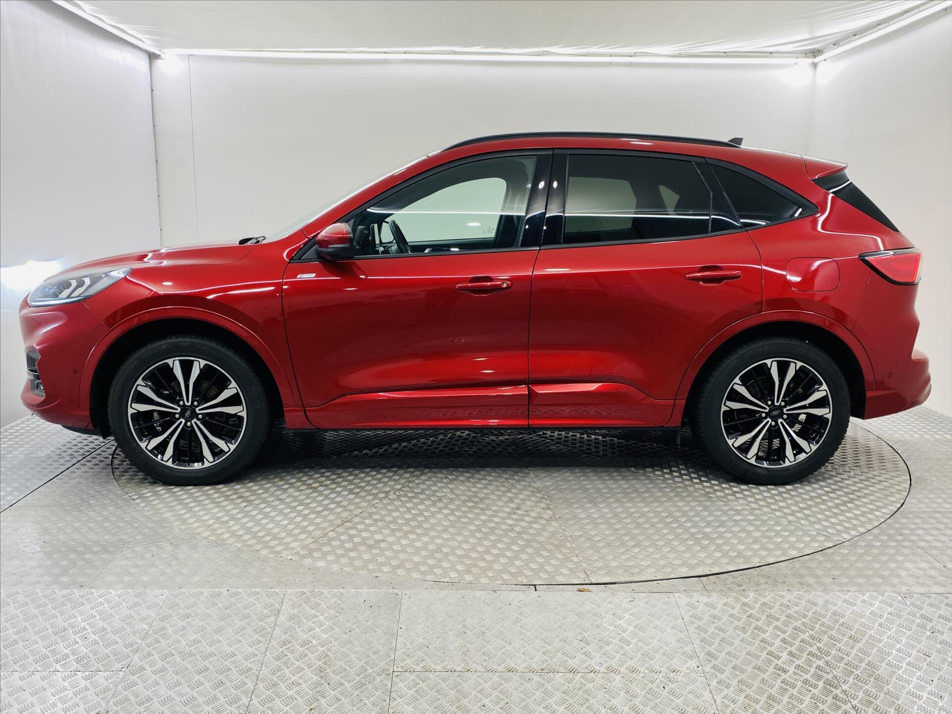 Ford Kuga SUV 2,5 l 112 kw