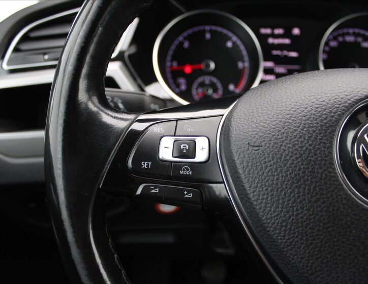 Volkswagen Touran 19