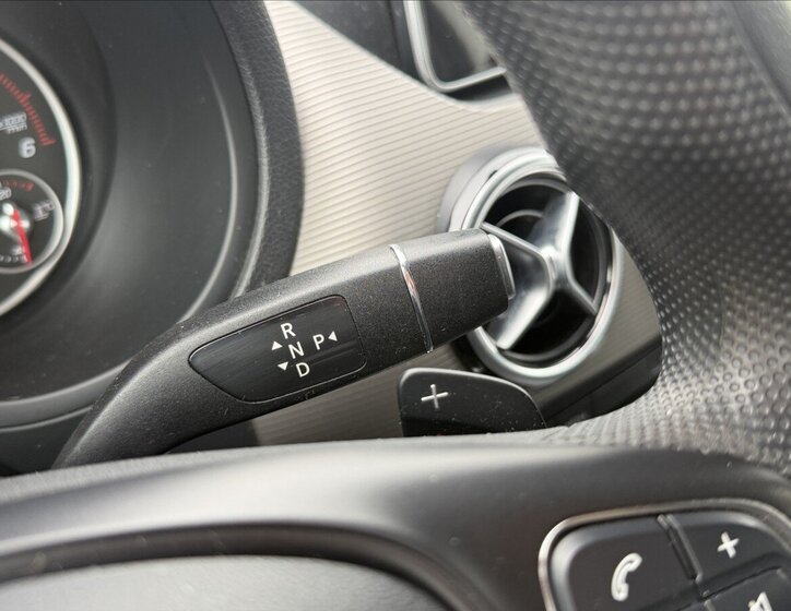 Mercedes-Benz Třídy B Kombi 1,5 l 80 kw