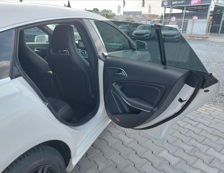 Mercedes-Benz CLA 15