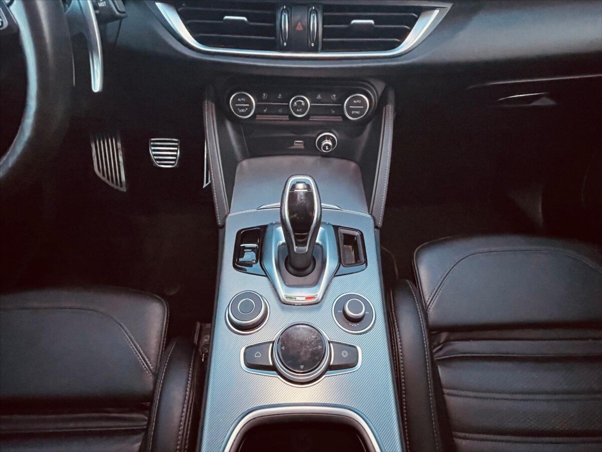 Alfa Romeo Stelvio SUV / Terénní 2,1 l 154 kw