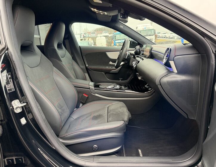 Mercedes-Benz CLA Sedan / Limuzína 2,0 l 110 kw